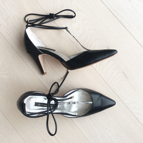 Winter Limited - Black and Shiny T-strap pumps