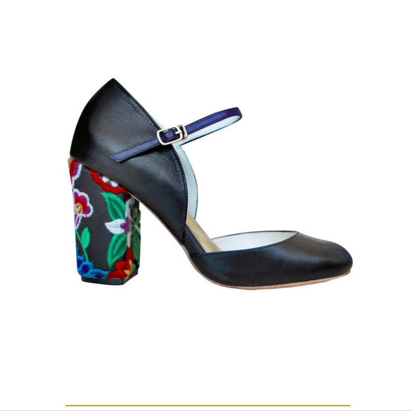 Winter Limited - Flower embroidered leather Pumps